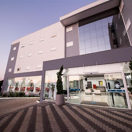 Hiber Hotel - Acesso A Chapecó エクステリア 写真