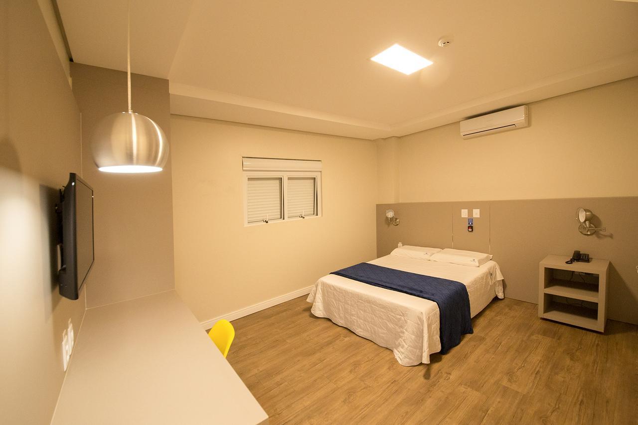 Hiber Hotel - Acesso A Chapecó エクステリア 写真